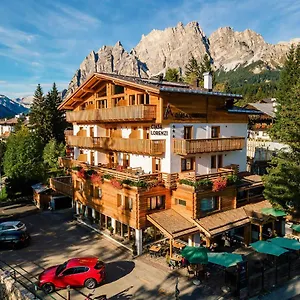 Hotel Ciasa Lorenzi, Cortina d'Ampezzo