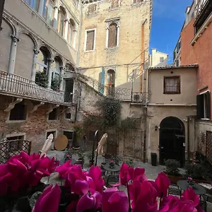 Corte Del Doge Di Rialto Bed & Breakfast Venice